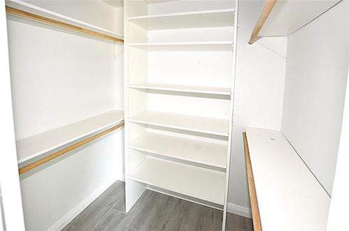 WalkinCloset